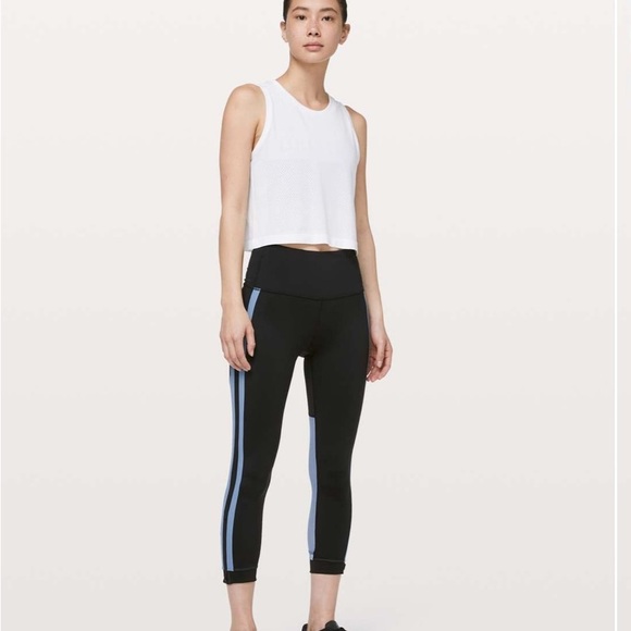 Lululemon Zip The Line Crop Black Blue Leggings Women's Size 6 - Picture 3 of 13